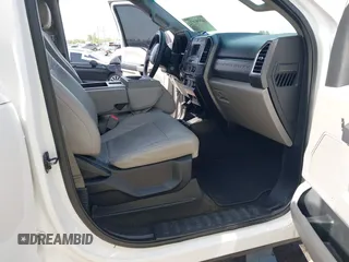 2017 Ford F-250 Lariat z VIN 1FT7W2B68HEC85264, wystawiony jako IAAI lot #42493873 z przebiegiem 185 868 mil mil oraz . Historia ofert i sprzedaży dostępna na DreamBid. Obrazek 5.