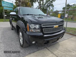 2013 Chevrolet Avalanche LTZ z VIN 3GNTKGE77DG250771, wystawiony jako Copart lot #59786255 z przebiegiem 150 363 mil mil oraz Czysty tytuł • Clean title. Historia ofert i sprzedaży dostępna na DreamBid. Obrazek 1.
