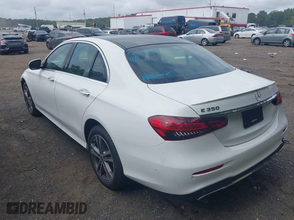2021 Mercedes-Benz E-Class E 350 with VIN W1KZF8DBXMB003732, listed as a IAAI auction lot 40275325 with 28,211 mi miles. Bid and sale history available at carsss.com. Image 3.