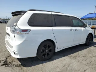 2020 Toyota Sienna SE with VIN 5TDXZ3DC9LS030514, listed as a Copart auction lot 61978565 with 40,316 mi miles and Salvage title. Bid and sale history available at DreamBid. Image 3.