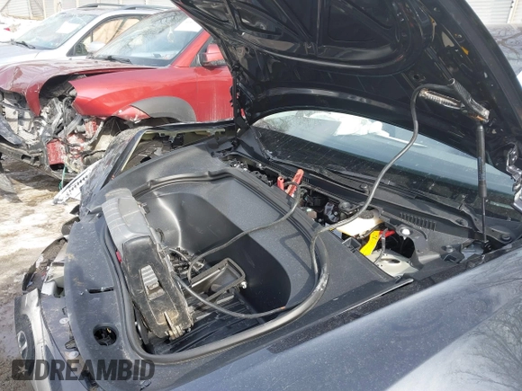 2025 Tesla Model 3 Long Range z VIN 5YJ3E1EB5SF880681, wystawiony jako IAAI lot #41429855 z przebiegiem 747 mil mil oraz . Historia ofert i sprzedaży dostępna na DreamBid. Obrazek 10.