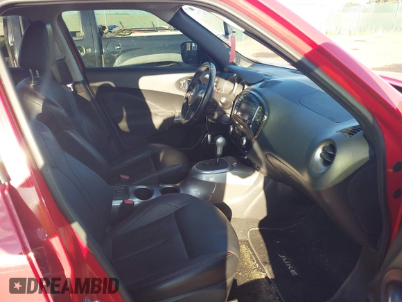 2015 Nissan Juke SL z VIN JN8AF5MVXFT564496, wystawiony jako IAAI lot #40399232 z przebiegiem 91 146 mil mil oraz . Historia ofert i sprzedaży dostępna na DreamBid. Obrazek 5.