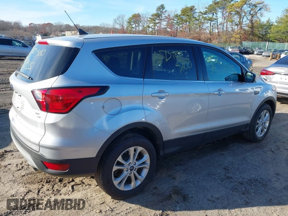 2019 Ford Escape SE z VIN 1FMCU9GD1KUC51552, wystawiony jako IAAI lot #40948295 z przebiegiem 24 571 mil mil oraz . Historia ofert i sprzedaży dostępna na DreamBid. Obrazek 4.
