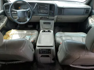 2000 Chevrolet Tahoe LT with VIN 1GNEK13T1YJ111424, listed as a Copart auction lot 58377725 with 234,034 mi miles and Salvage title. Bid and sale history available at DreamBid. Image 8.