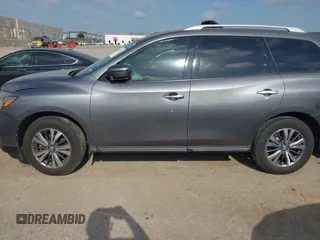 2017 Nissan Pathfinder SV z VIN 5N1DR2MN2HC611842, wystawiony jako IAAI lot #42535832 z przebiegiem 154 908 mil mil oraz . Historia ofert i sprzedaży dostępna na DreamBid. Obrazek 14.