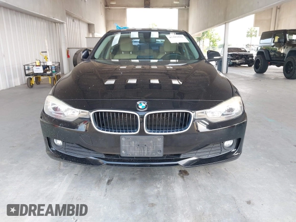 2013 BMW 3 Series 320i xDrive z VIN WBA3C3C56DF982906, wystawiony jako IAAI lot #42395925 z przebiegiem 117 880 mil mil oraz . Historia ofert i sprzedaży dostępna na DreamBid. Obrazek 12.