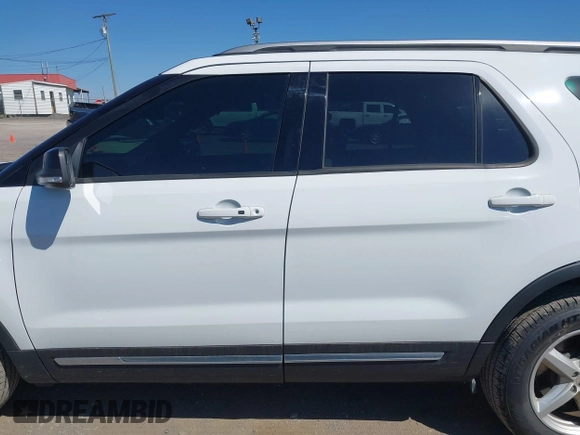 2018 Ford Explorer XLT z VIN 1FM5K7D85JGC71116, wystawiony jako IAAI lot #41901774 z przebiegiem 68 957 mil mil oraz . Historia ofert i sprzedaży dostępna na DreamBid. Obrazek 14.