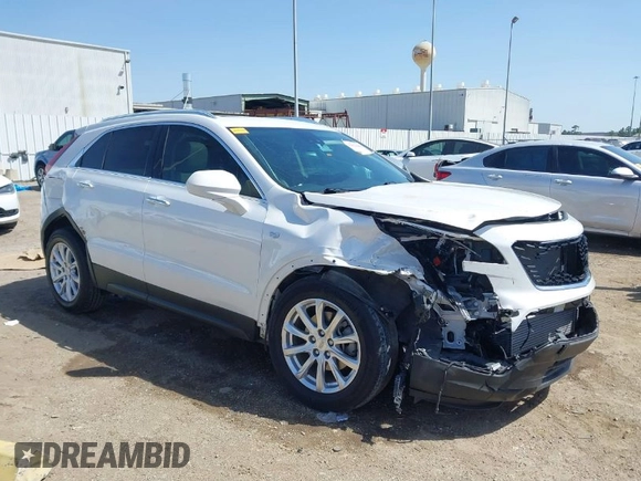 2020 Cadillac XT4 FWD Luxury with VIN 1GYAZAR40LF139918, listed as a IAAI auction lot 41829009 with 42,742 mi miles. Bid and sale history available at carsss.com. Image 1.