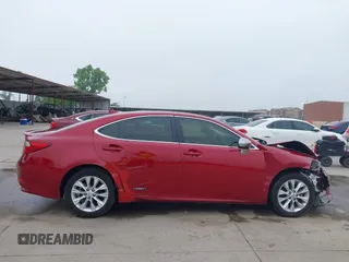 2015 Lexus ES 300h z VIN JTHBW1GG6F2088404, wystawiony jako IAAI lot #42318218 z przebiegiem 139 279 mil mil oraz . Historia ofert i sprzedaży dostępna na DreamBid. Obrazek 14.