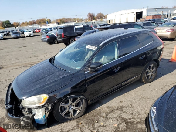 2015 Volvo XC60 T6 Drive-E with VIN YV449MDK8F2642602, listed as a Copart auction lot 77088034 with 154,531 mi miles and Salvage Title. Bid and sale history available at carsss.com. Image 1.