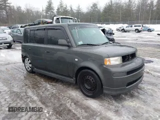 2005 Scion xB with VIN JTLKT324850206129, listed as a IAAI auction lot 41674955 with 200,381 mi miles. Bid and sale history available at carsss.com. Image 1.