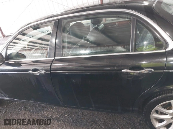 2009 Jaguar XJ 8 LWB with VIN SAJWA79B29SH31572, listed as a IAAI auction lot 42138154 with 147,500 mi miles and . Bid and sale history available at DreamBid. Image 14.