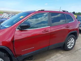 2017 Jeep Cherokee Latitude with VIN 1C4PJLCB1HW662544, listed as a IAAI auction lot 42365969 with 117,859 mi miles and . Bid and sale history available at DreamBid. Image 14.
