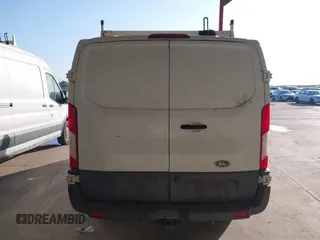2017 Ford Transit с VIN 1FTYR1YM6HKA81592, выставлен на аукционе IAAI как лот 41800024 с пробегом Не указан миль и . История ставок и продаж доступна на DreamBid. Изображение 16.