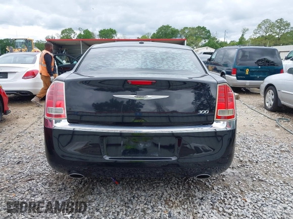 2013 Chrysler 300 with VIN 2C3CCAAG8DH515050, listed as a IAAI auction lot 41905134 with 137,837 mi miles. Bid and sale history available at carsss.com. Image 17.