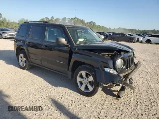 2015 Jeep Patriot Latitude with VIN 1C4NJPFB4FD298011, listed as a Copart auction lot 52152845 with 95,101 mi miles and Salvage Title. Bid and sale history available at DreamBid. Image 4.