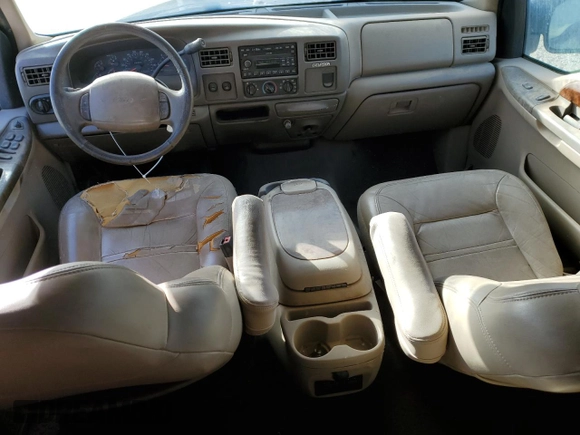 2001 Ford Excursion Limited with VIN 1FMNU42S01ED72891, listed as a Copart auction lot 89221445 with 16,990 mi miles and Clean title. Bid and sale history available at DreamBid. Image 8.