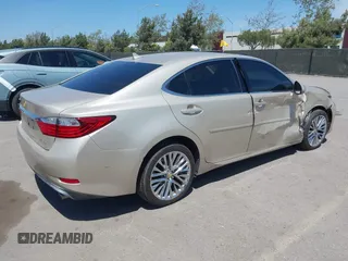2014 Lexus ES 330 z VIN JTHBK1GG1E2099479, wystawiony jako IAAI lot #42078998 z przebiegiem 85 355 mil mil oraz . Historia ofert i sprzedaży dostępna na DreamBid. Obrazek 4.