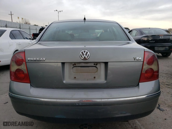 2004 Volkswagen Passat Sedan GLS with VIN WVWPE63B24E304424, listed as a Copart auction lot 82697274 with 454,720 mi miles and Non Repairable. Bid and sale history available at carsss.com. Image 6.