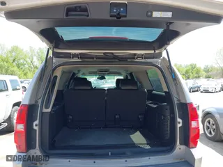 2007 Chevrolet Suburban LT with VIN 3GNFK16367G246091, listed as a IAAI auction lot 42105259 with 216,014 mi miles. Bid and sale history available at carsss.com. Image 12.