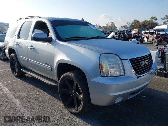2010 GMC Yukon SLT with VIN 1GKUCCE00AR255901, listed as a IAAI auction lot 42149960 with 196,014 mi miles. Bid and sale history available at carsss.com. Image 1.