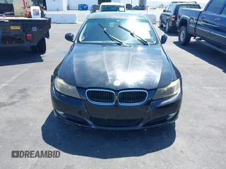 2009 BMW 3 Series 328i z VIN WBAPH735X9E126967, wystawiony jako IAAI lot #42053469 z przebiegiem 144 013 mil mil oraz . Historia ofert i sprzedaży dostępna na DreamBid. Obrazek 6.