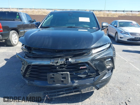 2024 Chevrolet Blazer RS z VIN 3GNKBERS0RS155598, wystawiony jako IAAI lot #39970423 z przebiegiem 15 171 mil mil oraz . Historia ofert i sprzedaży dostępna na DreamBid. Obrazek 12.