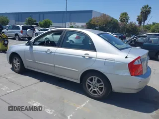 2004 Kia Spectra LX z VIN KNAFE122145036611, wystawiony jako IAAI lot #42490340 z przebiegiem 219 316 mil mil oraz . Historia ofert i sprzedaży dostępna na DreamBid. Obrazek 3.