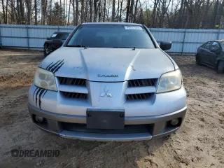 2005 Mitsubishi Outlander LS with VIN JA4LX31F35U025160, listed as a Copart auction lot 43377345 with 185,203 mi miles and Salvage Title. Bid and sale history available at carsss.com. Image 5.