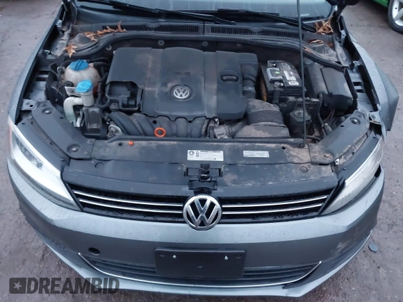 2013 Volkswagen Jetta SE with VIN 3VWDP7AJ8DM405519, listed as a IAAI auction lot 41177485 with 199,574 mi miles and . Bid and sale history available at DreamBid. Image 10.