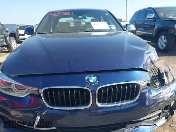 2016 BMW 3 Series 328i z VIN WBA8E9C53GP847688, wystawiony jako IAAI lot #42083854 z przebiegiem 53 725 mil mil oraz . Historia ofert i sprzedaży dostępna na DreamBid. Obrazek 12.
