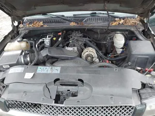 2003 Chevrolet Silverado 1500 LS with VIN 1GCEK19V93E221057, listed as a IAAI auction lot 41202108 with 449,360 mi miles. Bid and sale history available at carsss.com. Image 10.