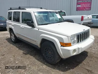 2010 Jeep Commander Sport z VIN 1J4RG4GK7AC127808, wystawiony jako IAAI lot #42479312 z przebiegiem 161 385 mil mil oraz . Historia ofert i sprzedaży dostępna na DreamBid. Obrazek 1.