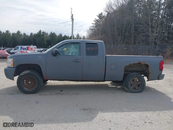 2010 Chevrolet Silverado 1500 LT with VIN 1GCSKSE34AZ149056, listed as a IAAI auction lot 41940819 with 254,707 mi miles. Bid and sale history available at carsss.com. Image 14.