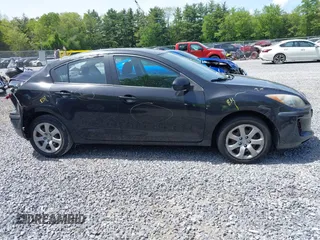 2013 Mazda 3 i Sport z VIN JM1BL1UPXD1851753, wystawiony jako IAAI lot #42349951 z przebiegiem 205 264 mil mil oraz . Historia ofert i sprzedaży dostępna na DreamBid. Obrazek 13.