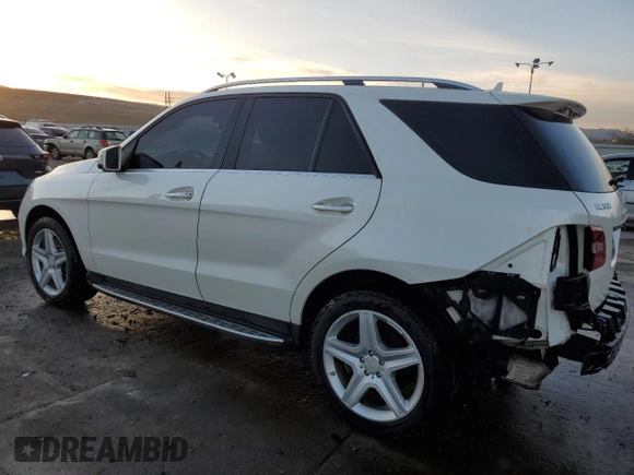 2013 Mercedes-Benz M 550 with VIN 4JGDA7DB8DA200333, listed as a Copart auction lot 85099484 with 204,839 mi miles and Salvage title. Bid and sale history available at DreamBid. Image 2.