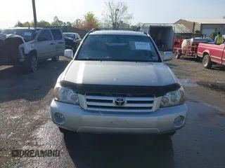 2005 Toyota Highlander z VIN JTEEP21A250076407, wystawiony jako IAAI lot #42050850 z przebiegiem 144 143 mil mil oraz . Historia ofert i sprzedaży dostępna na DreamBid. Obrazek 13.