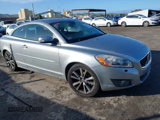 2012 Volvo C70 T5 with VIN YV1672MCXCJ130785, listed as a IAAI auction lot 41589949 with 152,646 mi miles. Bid and sale history available at carsss.com. Image 1.