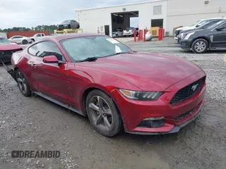 2015 Ford Mustang EcoBoost z VIN 1FA6P8TH9F5407015, wystawiony jako IAAI lot #41869306 z przebiegiem 136 669 mil mil oraz . Historia ofert i sprzedaży dostępna na DreamBid. Obrazek 1.