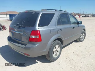 2008 Kia Sorento LX with VIN KNDJD735185775169, listed as a IAAI auction lot 41848588 with 180,600 mi miles and . Bid and sale history available at DreamBid. Image 4.