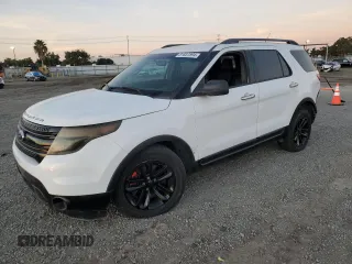 2015 Ford Utility Police Interceptor with VIN 1FM5K8AR7FGB75496, listed as a Copart auction lot 81837894 with 59,304 mi miles and Clean Title. Bid and sale history available at carsss.com. Image 1.