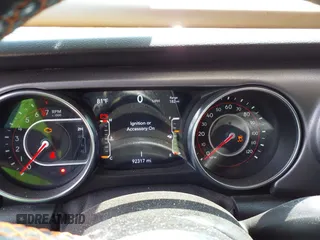2021 Jeep Gladiator Mojave with VIN 1C6JJTEG6ML533927, listed as a IAAI auction lot 42056253 with 92,317 mi miles and . Bid and sale history available at DreamBid. Image 7.