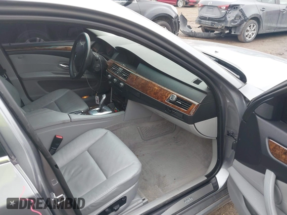 2009 BMW 5 Series 528i with VIN WBANU53549C121735, listed as a IAAI auction lot 41536727 with 157,813 mi miles and . Bid and sale history available at carsss.com. Image 5.