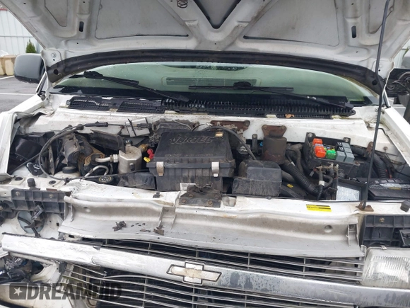 2004 Chevrolet Astro with VIN 1GNEL19X64B102665, listed as a IAAI auction lot 41721299 with Not Provided miles and . Bid and sale history available at carsss.com. Image 10.