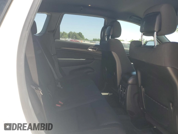 2021 Jeep Grand Cherokee Laredo X z VIN 1C4RJEAG9MC746108, wystawiony jako Copart lot #56479195 z przebiegiem 59 703 mil mil oraz Czysty tytuł • Clean title. Historia ofert i sprzedaży dostępna na DreamBid. Obrazek 10.