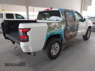 2025 Nissan Frontier S z VIN 1N6ED1EKXSN601669, wystawiony jako IAAI lot #42171057 z przebiegiem 801 mil mil oraz . Historia ofert i sprzedaży dostępna na DreamBid. Obrazek 4.