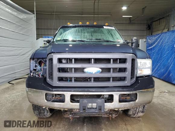 2005 Ford F-350 XL z VIN 1FTWX31P55EC91379, wystawiony jako Copart lot #47813565 z przebiegiem 142 729 mil mil oraz Szkoda całkowita • Salvage title. Historia ofert i sprzedaży dostępna na DreamBid. Obrazek 5.