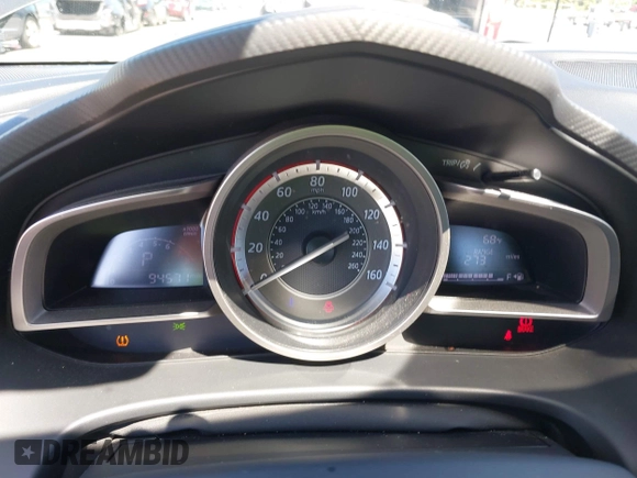 2014 Mazda 3 i Touring z VIN JM1BM1V75E1113050, wystawiony jako IAAI lot #42374782 z przebiegiem 94 571 mil mil oraz . Historia ofert i sprzedaży dostępna na DreamBid. Obrazek 7.