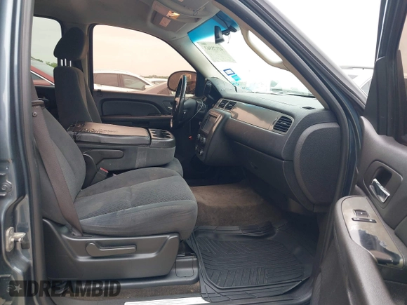 2008 Chevrolet Suburban LS with VIN 1GNFC16008J199742, listed as a IAAI auction lot 42175563 with 288,973 mi miles and . Bid and sale history available at DreamBid. Image 5.