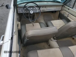 1964 Dodge Dart z VIN 7442677958, wystawiony jako Copart lot #81670574 z przebiegiem 61 374 mil mil oraz Tytuł czysty. Historia ofert i sprzedaży dostępna na DreamBid. Obrazek 8.